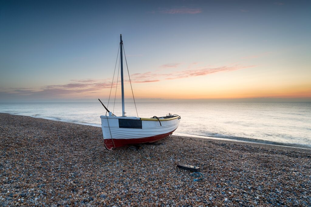 Łódka na plaży w Dungeness