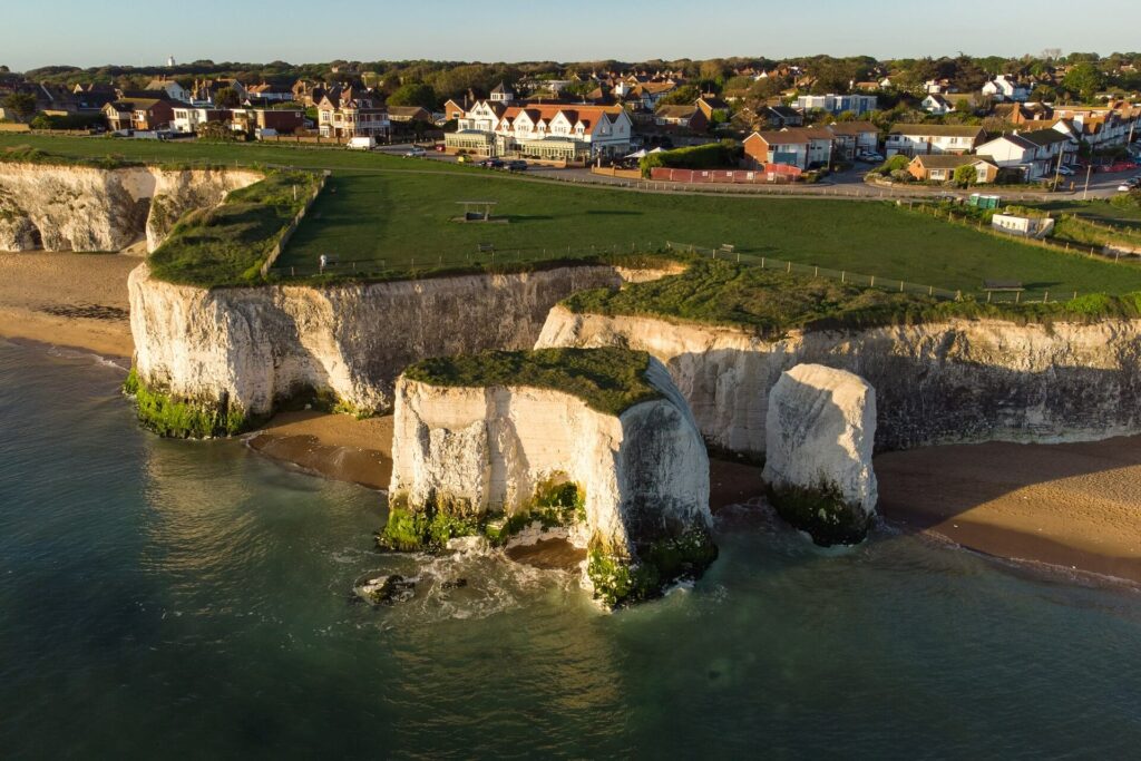 Skały w Botany Bay na wybrzeżu UK