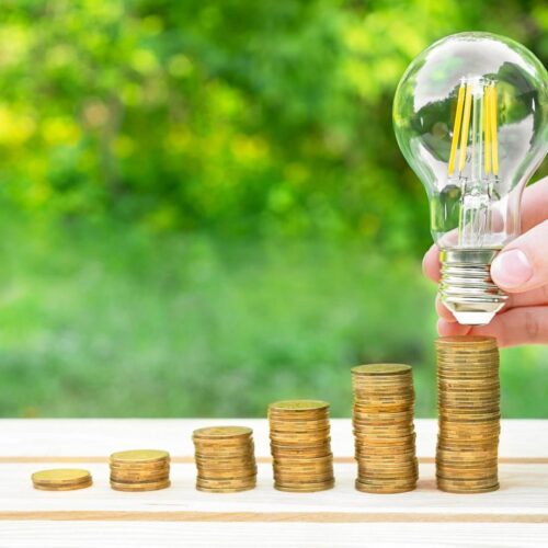 Ile kosztuje prąd w UK? Cena energii elektrycznej i wysokość rachunków [2025]