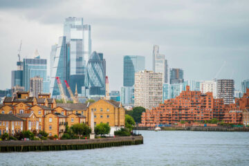 Brytyjskie służby ostrzegają: uniwersytety i partie polityczne celem ingerencji obcych państw